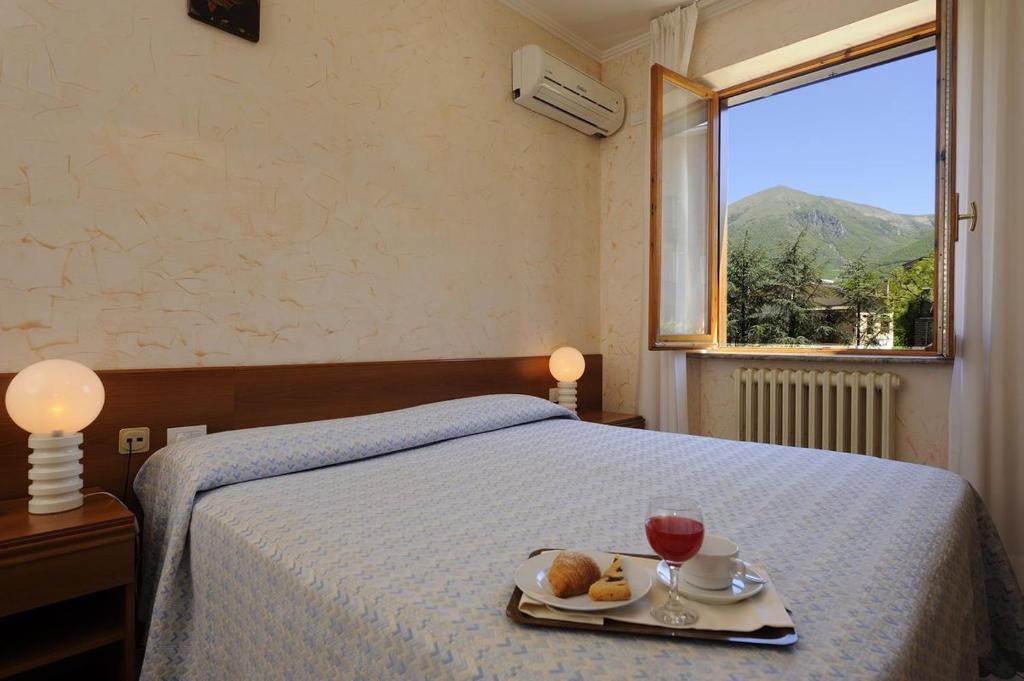 Hotel Europa نورسا الغرفة الصورة